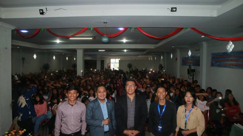 Pelajar Dolok Sanggul Hadiri Seminar Bahasa Inggris Terfavorit